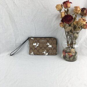 Coach X Peanuts Corner Zip Wristlet Wallet With Snoopy & Woodstock